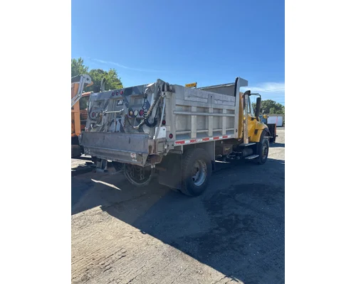 INTERNATIONAL 7400 Complete Vehicle