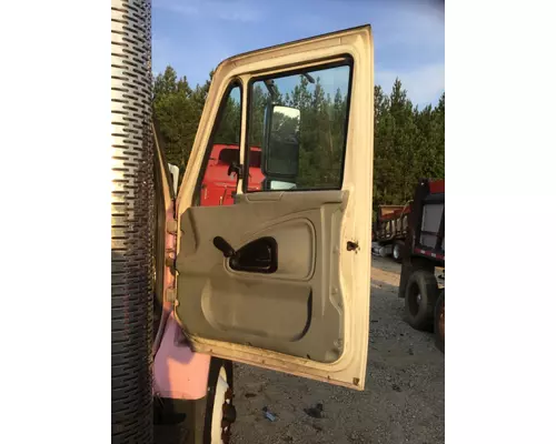 INTERNATIONAL 7400 DOOR ASSEMBLY, FRONT