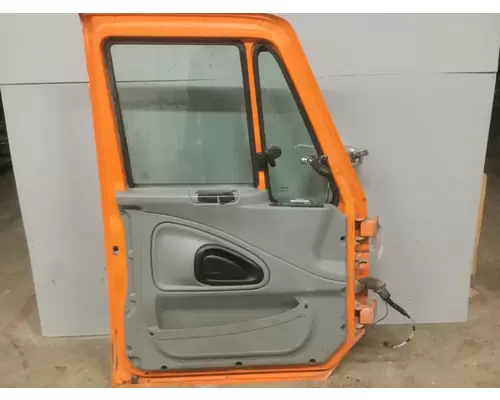 INTERNATIONAL 7400 DOOR ASSEMBLY, FRONT