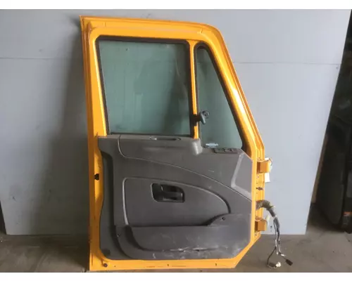 INTERNATIONAL 7400 DOOR ASSEMBLY, FRONT