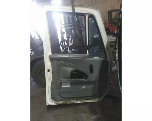 INTERNATIONAL 7400 DOOR ASSEMBLY, FRONT