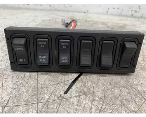 INTERNATIONAL 7400 Dash  Console Switch