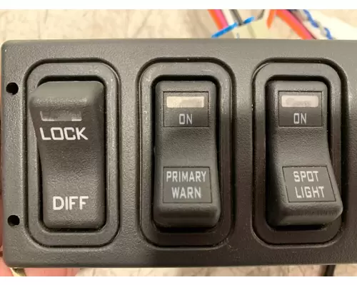 INTERNATIONAL 7400 Dash  Console Switch