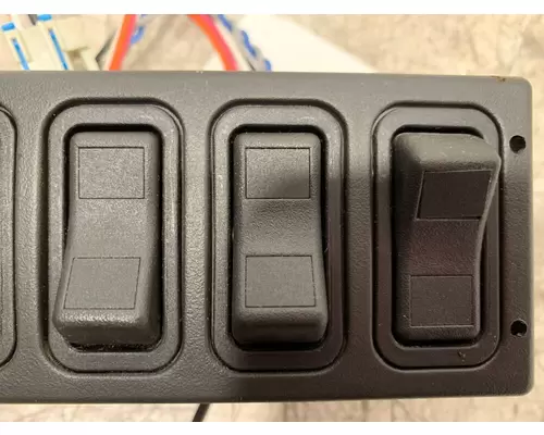INTERNATIONAL 7400 Dash  Console Switch