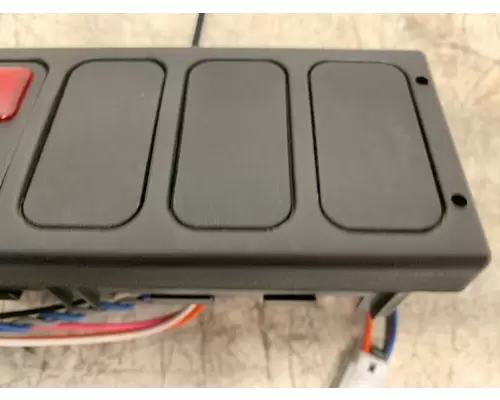 INTERNATIONAL 7400 Dash  Console Switch