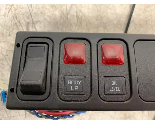 INTERNATIONAL 7400 Dash  Console Switch