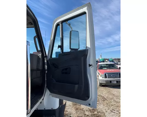 INTERNATIONAL 7400 Door Assembly, Front