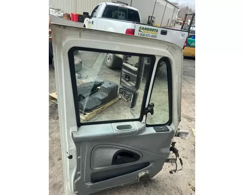 INTERNATIONAL 7400 Door Assembly, Front