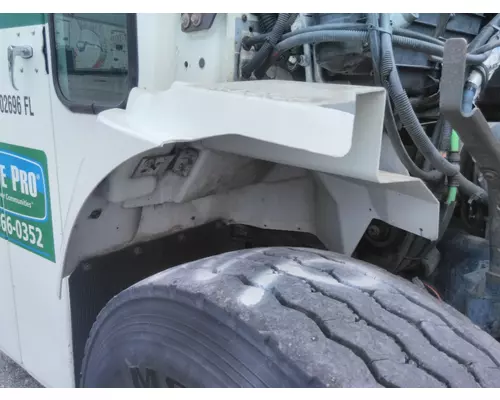 INTERNATIONAL 7400 FENDER EXTENSION