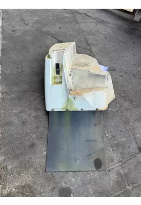 INTERNATIONAL 7400 Fender Extension