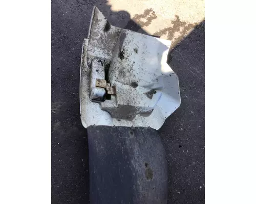 INTERNATIONAL 7400 Fender Extension