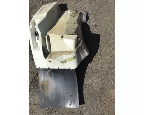 INTERNATIONAL 7400 Fender Extension