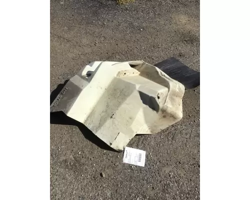 INTERNATIONAL 7400 Fender Extension