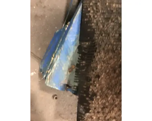 INTERNATIONAL 7400 Fender Extension