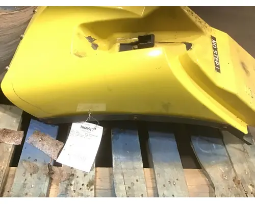 INTERNATIONAL 7400 Fender Extension