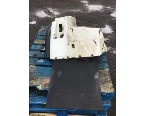 INTERNATIONAL 7400 Fender Extension