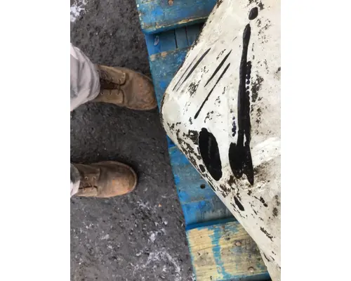 INTERNATIONAL 7400 Fender Extension