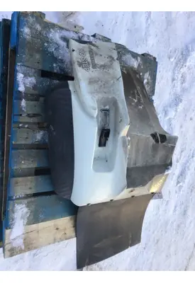 INTERNATIONAL 7400 Fender Extension