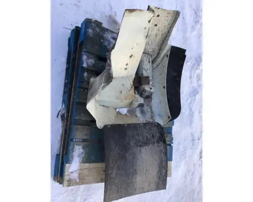 INTERNATIONAL 7400 Fender Extension