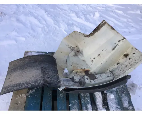 INTERNATIONAL 7400 Fender Extension