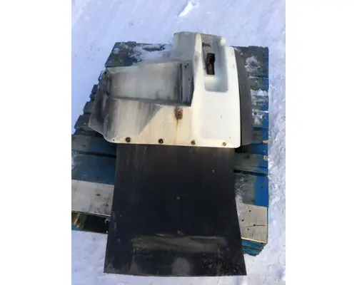 INTERNATIONAL 7400 Fender Extension