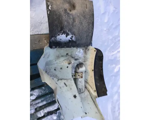 INTERNATIONAL 7400 Fender Extension