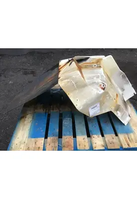 INTERNATIONAL 7400 Fender Extension