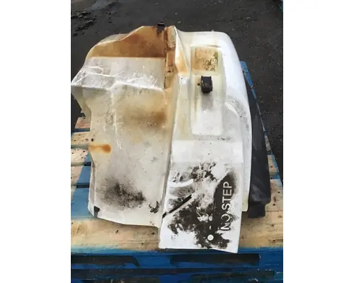 INTERNATIONAL 7400 Fender Extension