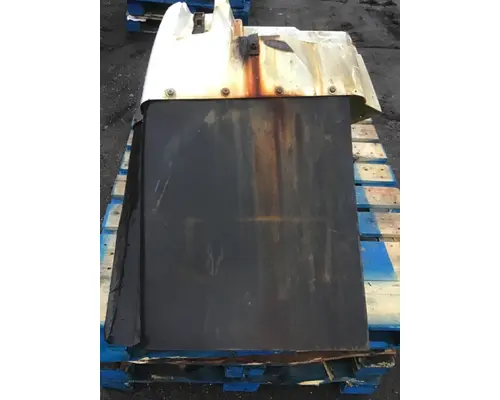 INTERNATIONAL 7400 Fender Extension