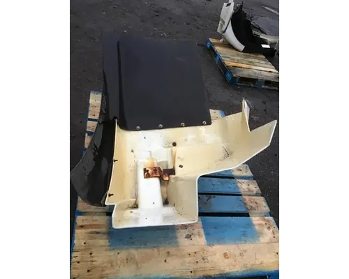 INTERNATIONAL 7400 Fender Extension