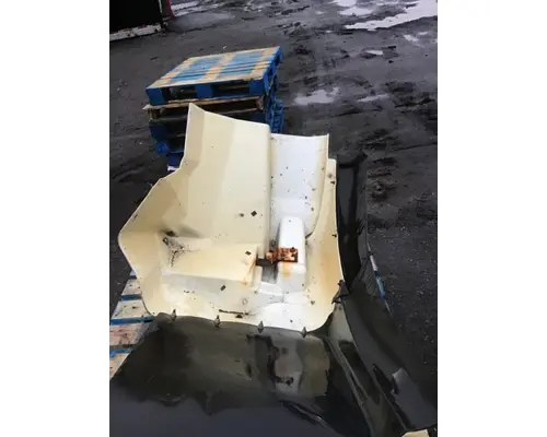 INTERNATIONAL 7400 Fender Extension