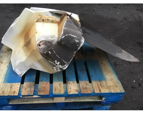 INTERNATIONAL 7400 Fender Extension