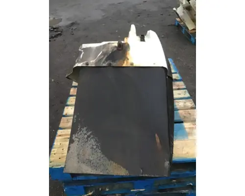 INTERNATIONAL 7400 Fender Extension