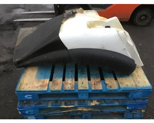 INTERNATIONAL 7400 Fender Extension