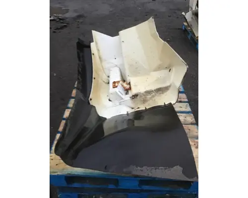 INTERNATIONAL 7400 Fender Extension