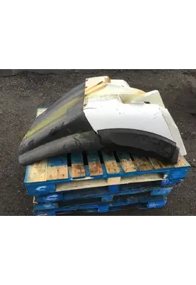 INTERNATIONAL 7400 Fender Extension