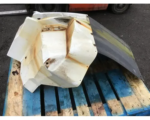 INTERNATIONAL 7400 Fender Extension