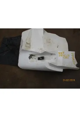 INTERNATIONAL 7400 Fender Extension