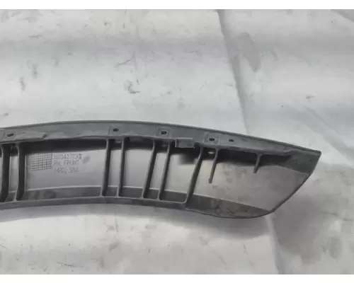 INTERNATIONAL 7400 Fender Extension