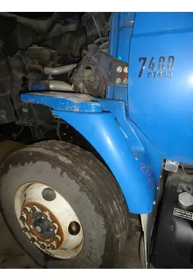 INTERNATIONAL 7400 Fender Extension