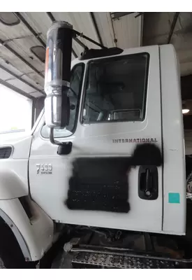 INTERNATIONAL 7400 Fender Extension