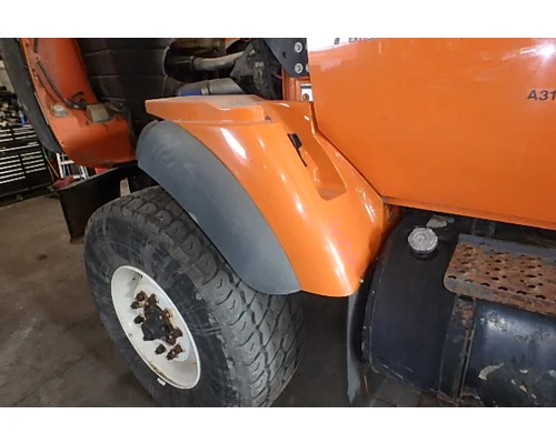 INTERNATIONAL 7400 Fender Extension