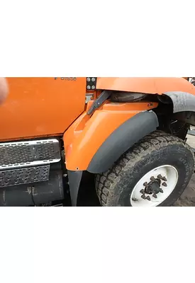 INTERNATIONAL 7400 Fender Extension