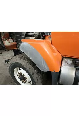 INTERNATIONAL 7400 Fender Extension