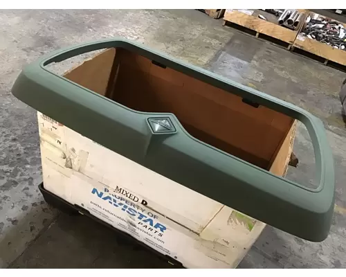 INTERNATIONAL 7400 Grille Surround