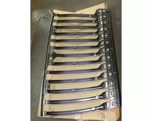 INTERNATIONAL 7400 Grille