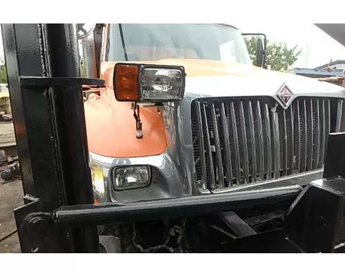 INTERNATIONAL 7400 Grille