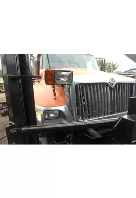 INTERNATIONAL 7400 Grille