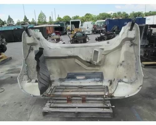 INTERNATIONAL 7400 HOOD