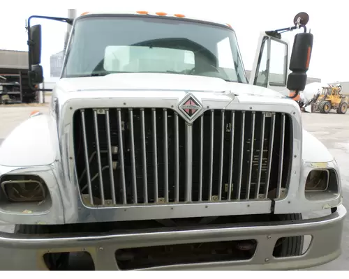 INTERNATIONAL 7400 HOOD